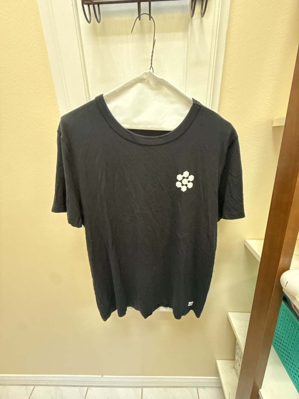 Marine Layer T-Shirt Size S Black Graphic Tee